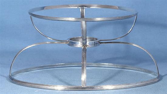 A large George III silver revolving dish stand and burner, by William Fountain, width 287mm, weight 18.2oz/569grms.